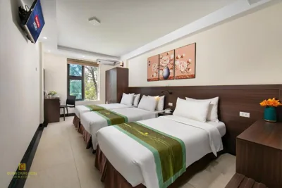 Habitación triple con vistas — Nhan Hoa Hotel